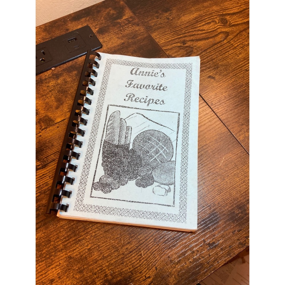 Annies Favorite Recipes Amish Cooking Cookbook Annie King 1998 Gordonville PA